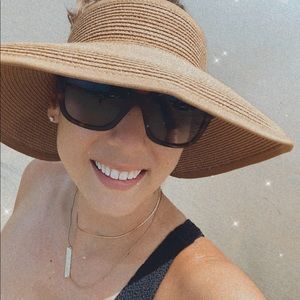 Meet your Posher, Aida